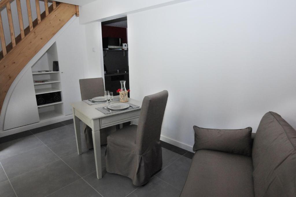 Les Communs Du Manoir Daire Écully Oda fotoğraf